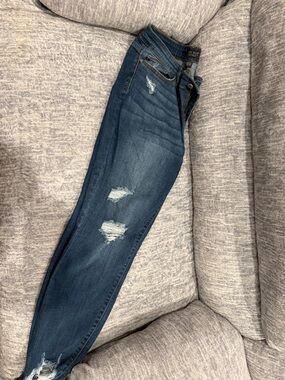 Judy Blue Distressed Medium-Dark Blue Skinny  cropped Jeans